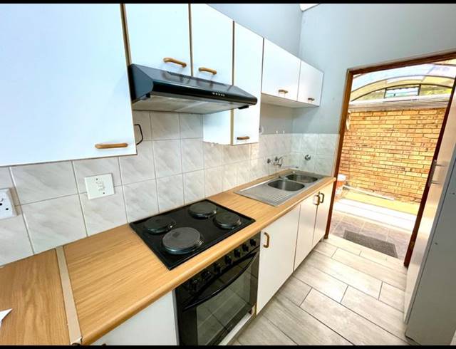 3 BEDROOM TOWNHOUSE FOR SALE IN NOORDHEUWEL